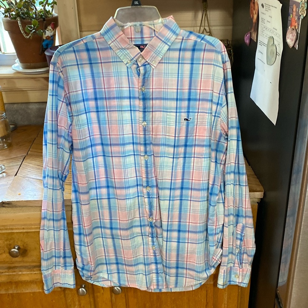 Vineyard vines L button down